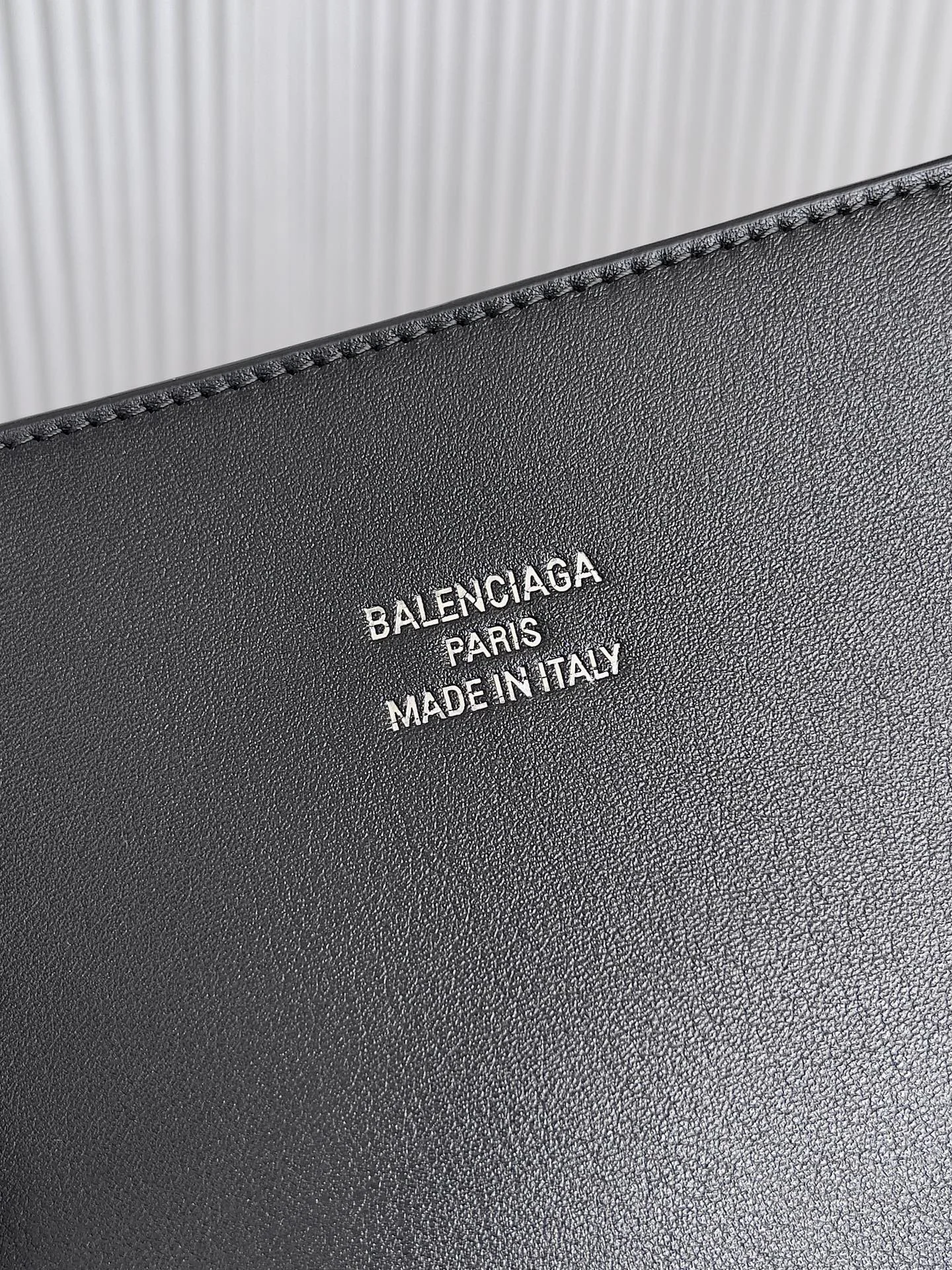 Balenciaga Air Large Tote Bag - 51.8 x 61.9 x 23.8 cm EasyMatch 60921