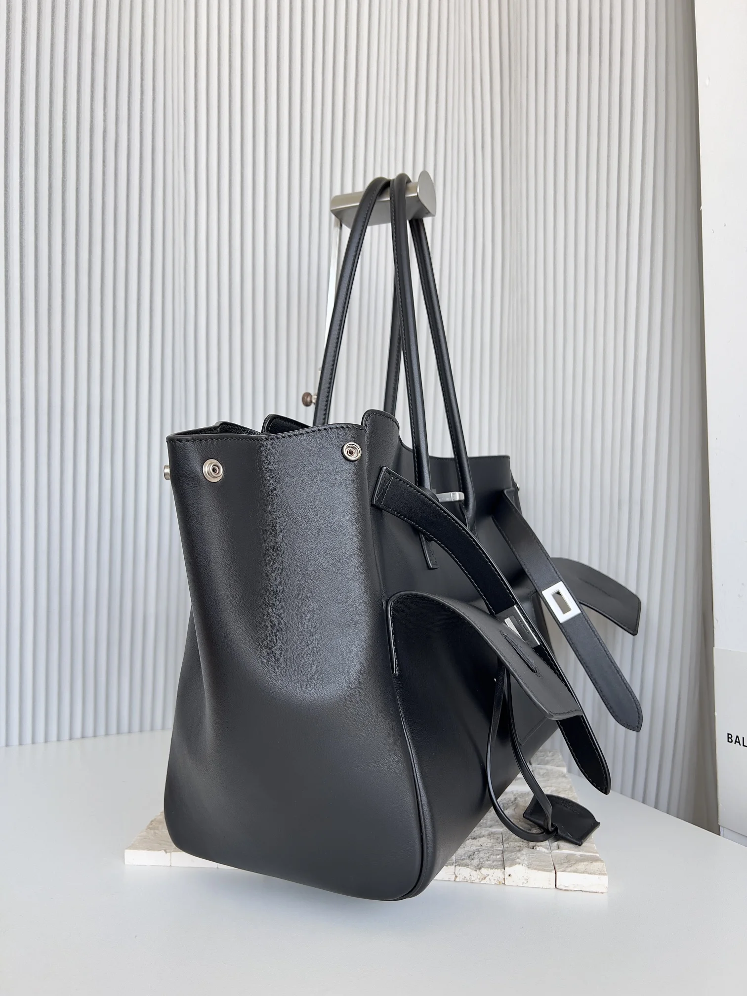 Thermal Balenciaga Air Messenger Bag - Size 35.9x28.9x16 cm C 60879