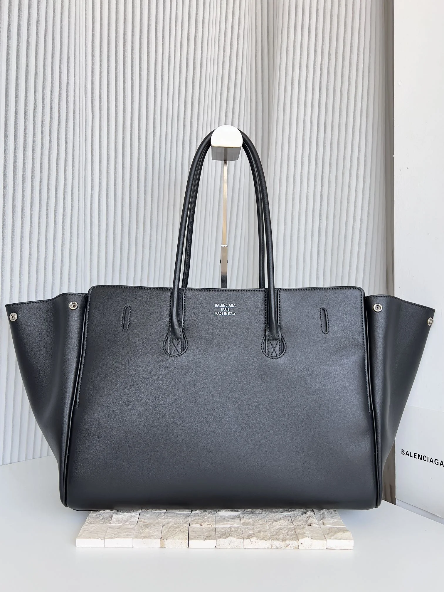 Thermal Balenciaga Air Messenger Bag - Size 35.9x28.9x16 cm C 60879