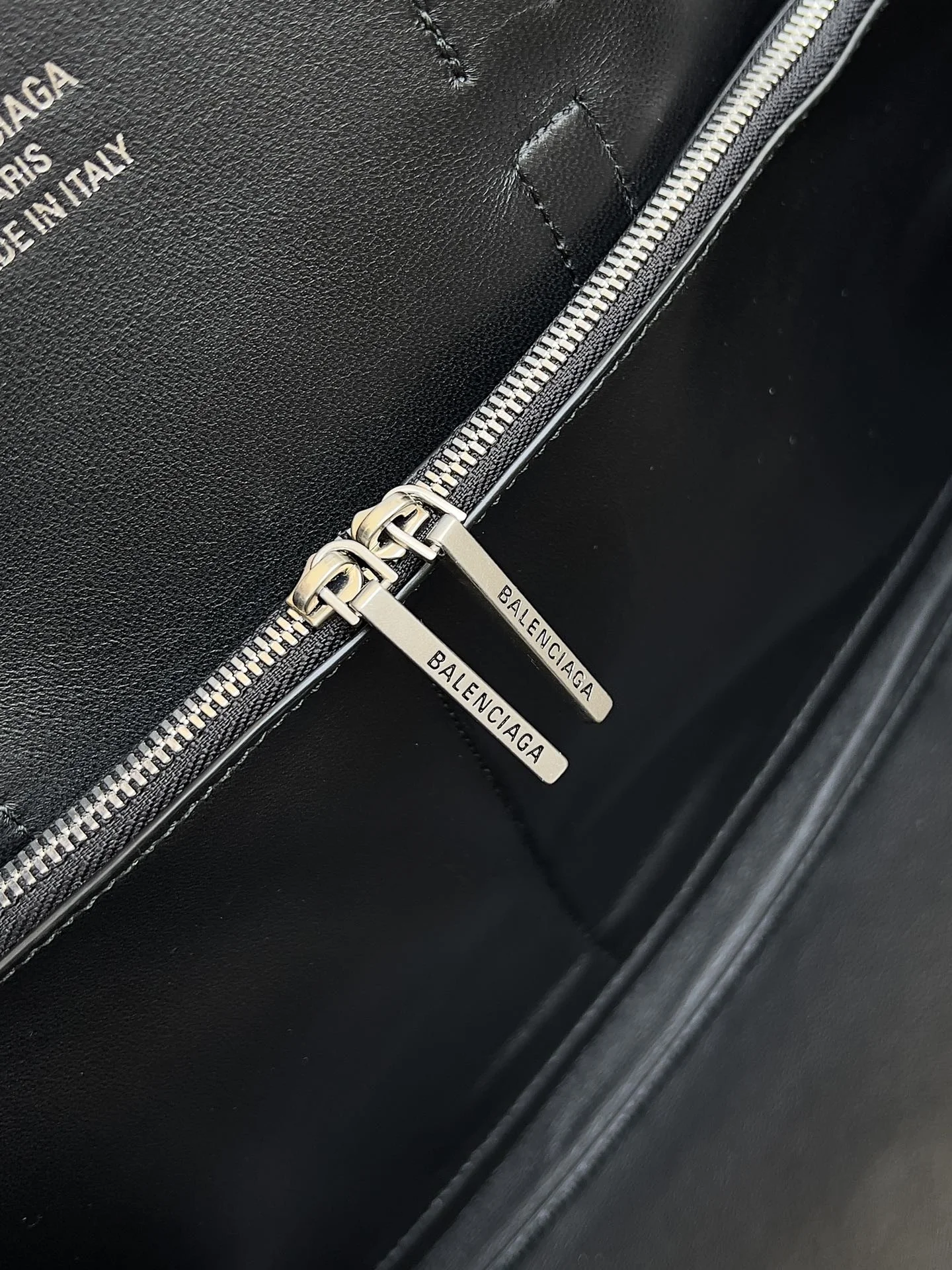 Thermal Balenciaga Air Messenger Bag - Size 35.9x28.9x16 cm C 60879