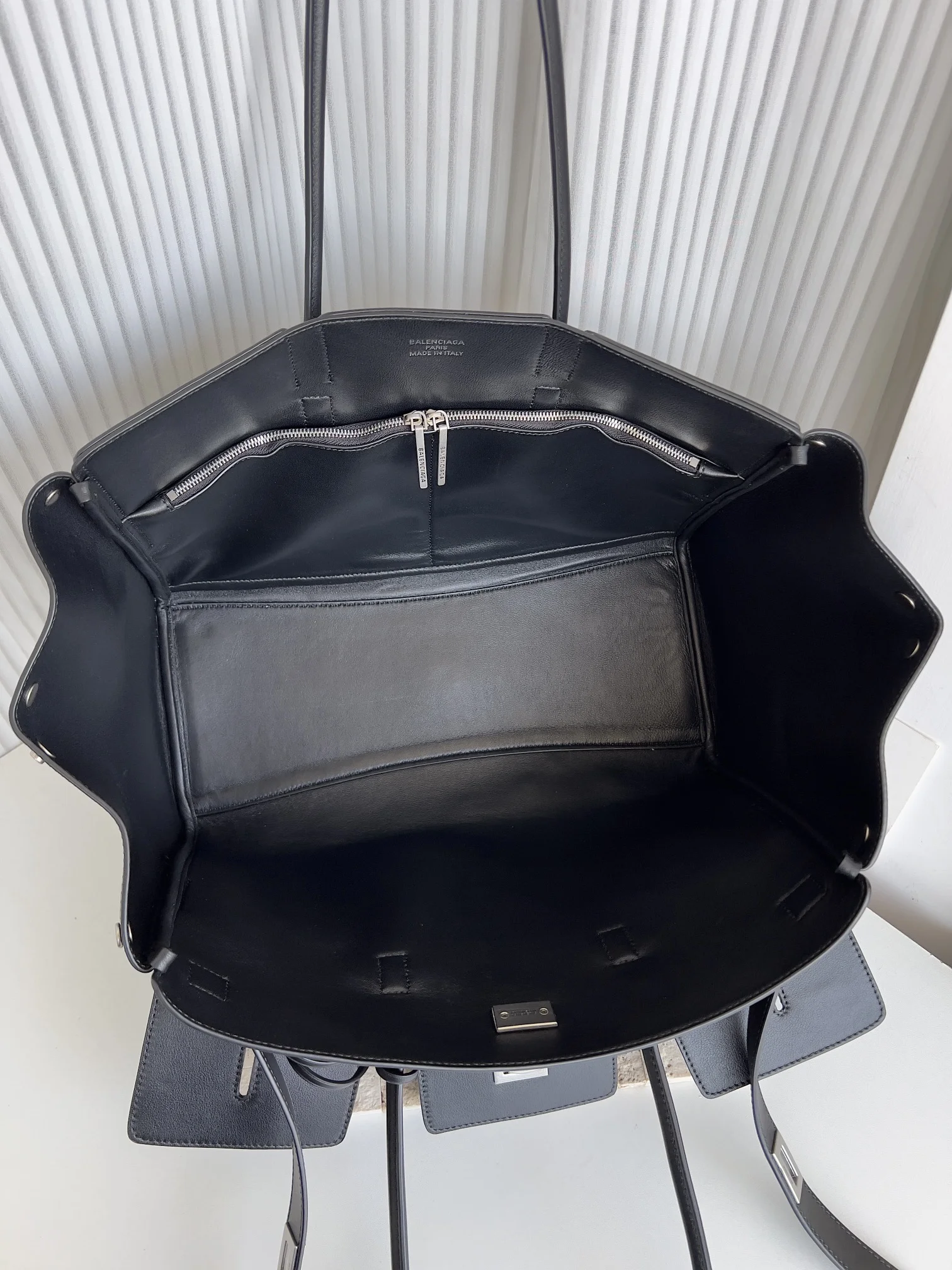 Thermal Balenciaga Air Messenger Bag - Size 35.9x28.9x16 cm C 60879