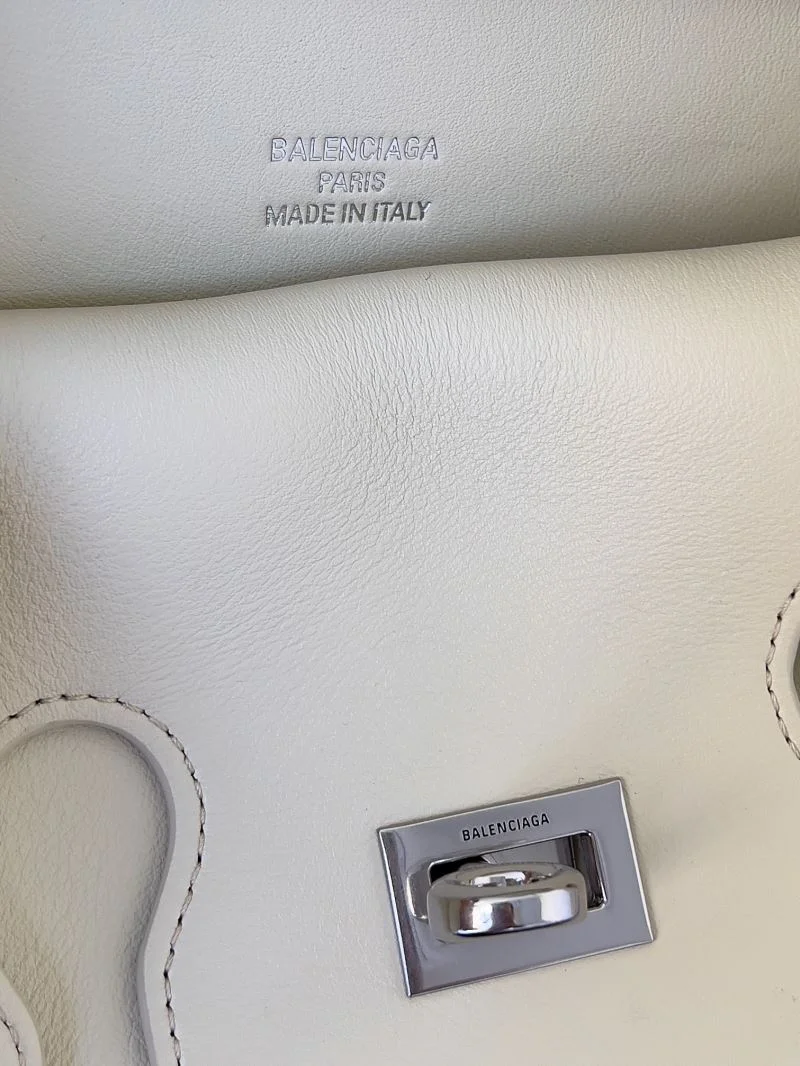 Chic Balenciaga Air Series Soybean Clutch with Detachable Strap 38238