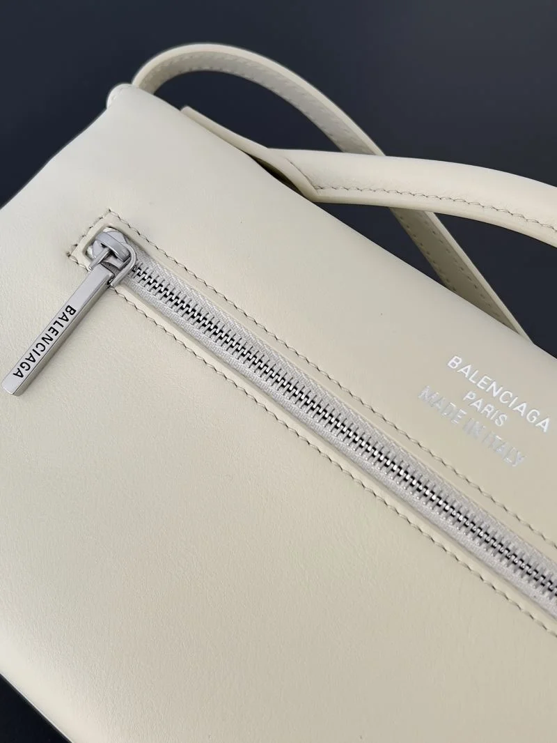 Chic Balenciaga Air Series Soybean Clutch with Detachable Strap 38238