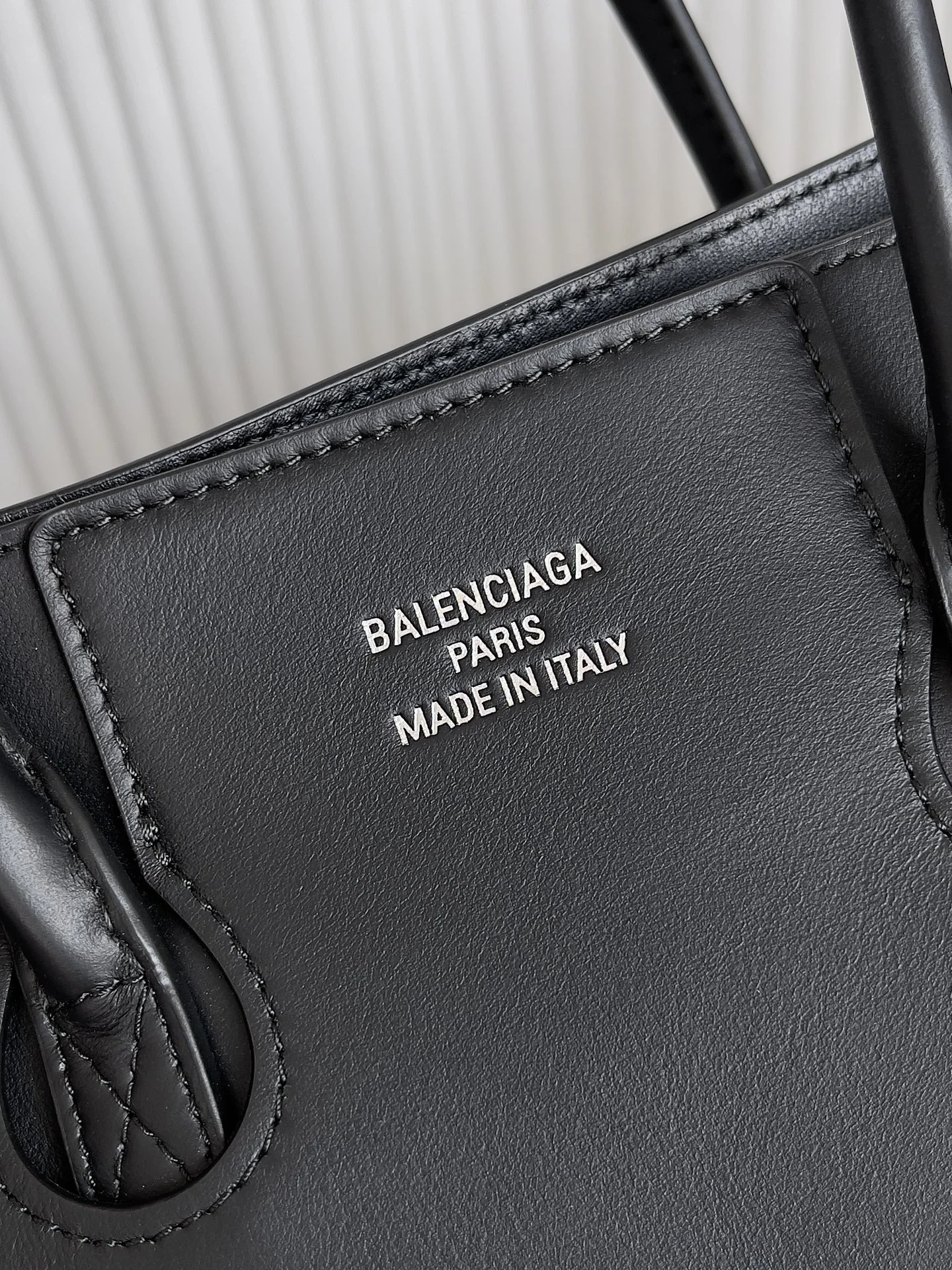 Balenciaga Air Trumpet Bag - 30x20.5x12 cm  Design TimelessDesign 60867