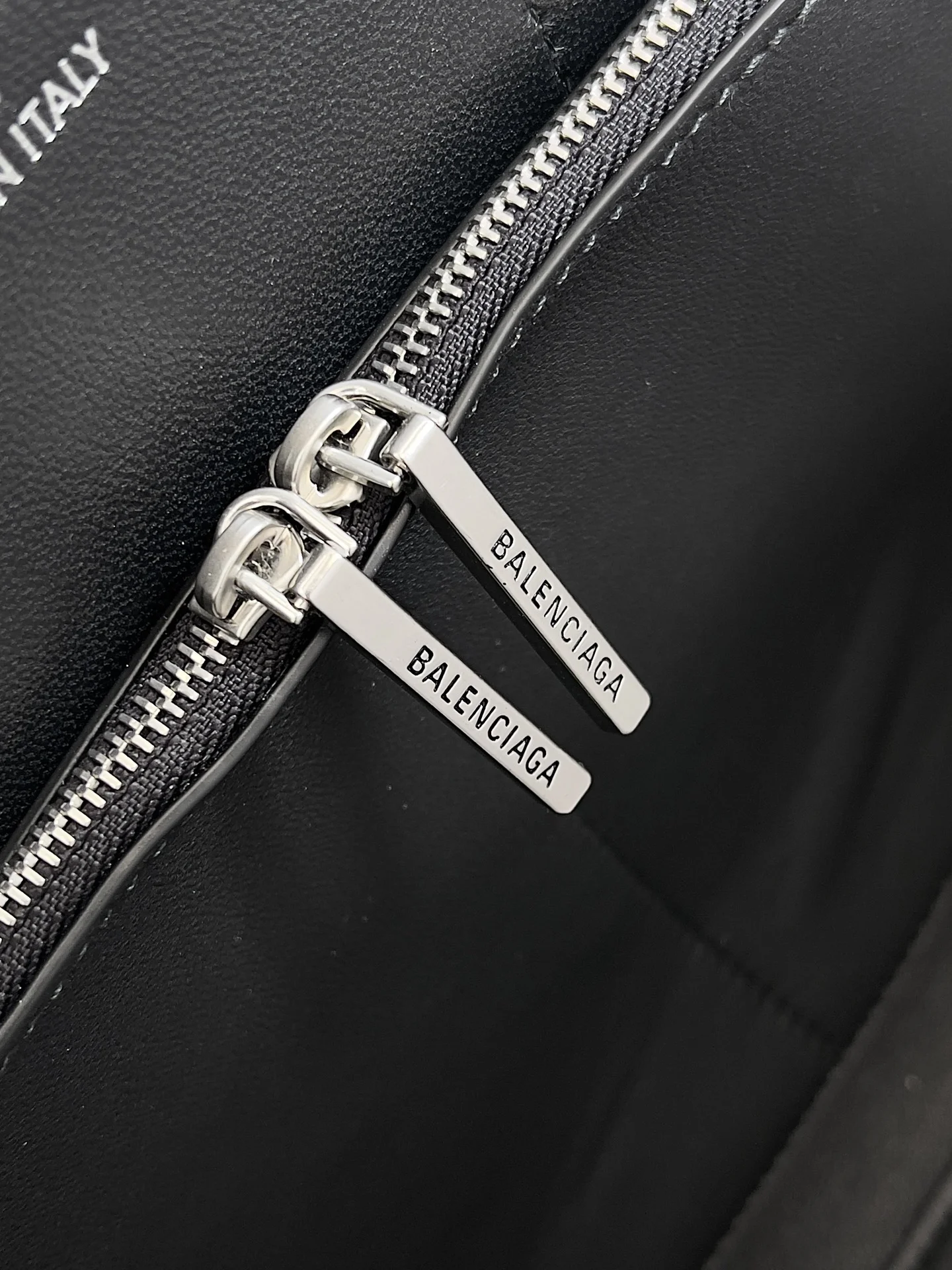 Balenciaga Air Trumpet Bag - 30x20.5x12 cm  Design TimelessDesign 60867