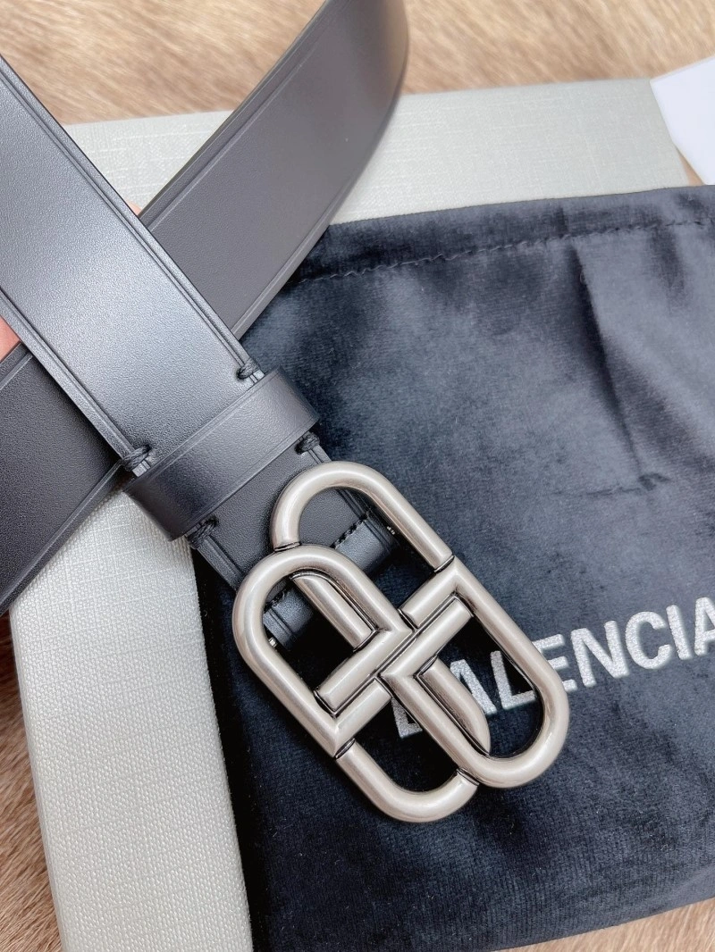 Trendsetting Balenciaga Belts 282847