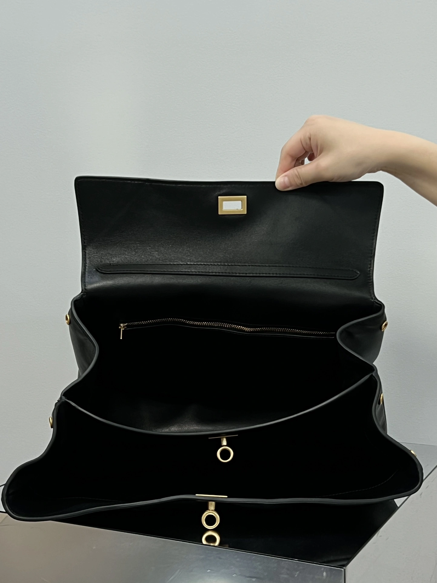 Versatile Balenciaga Black Gold Series Medium Handbag - Rebel  Masterpiece 72562