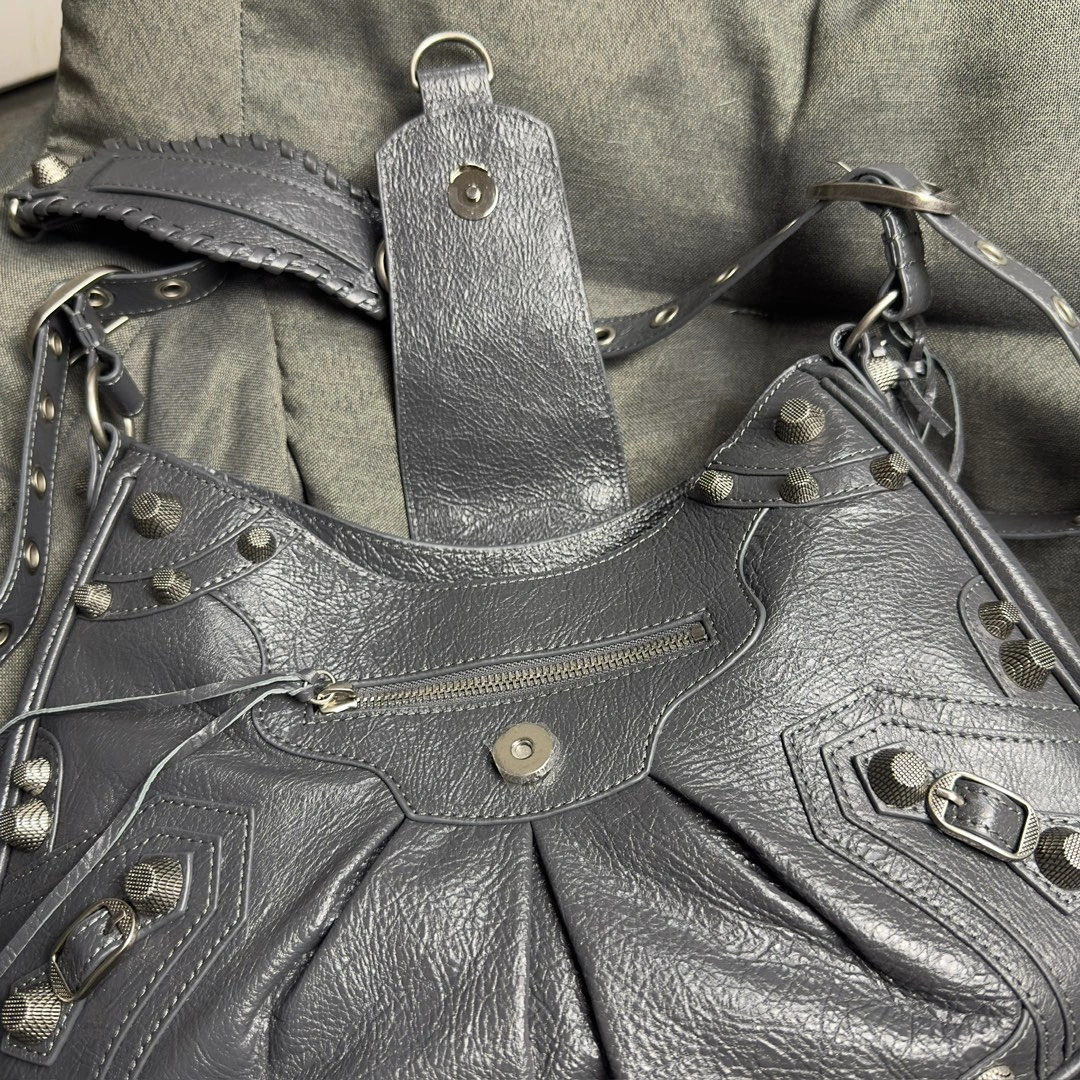 Balenciaga Black Le Cagole Half-Moon Underarm Bag in Lambskin Unisex 61105
