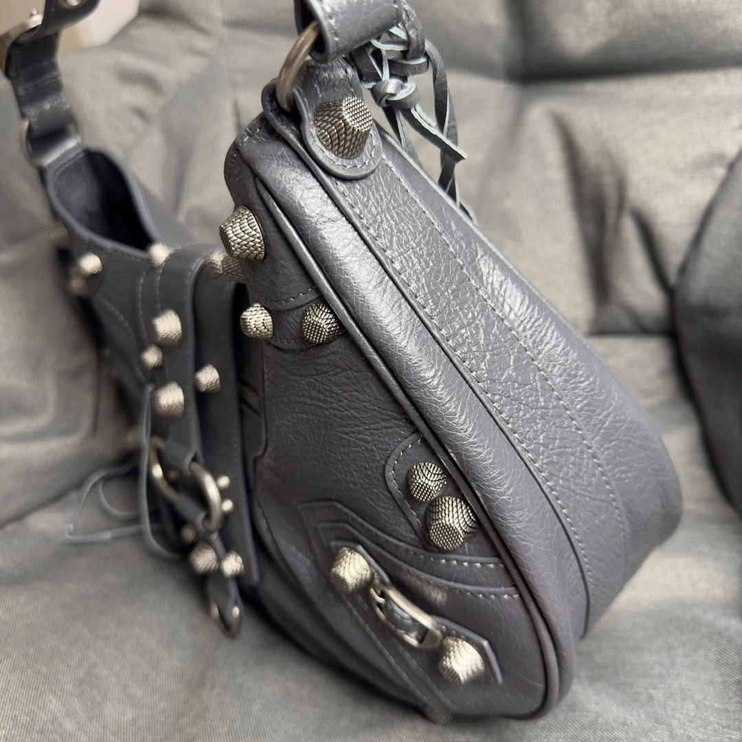 Balenciaga Black Le Cagole Half-Moon Underarm Bag in Lambskin Unisex 61105