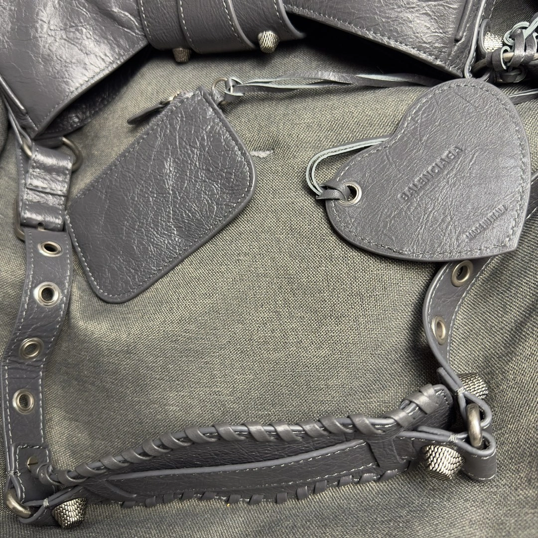 Balenciaga Black Le Cagole Half-Moon Underarm Bag in Lambskin Unisex 61105