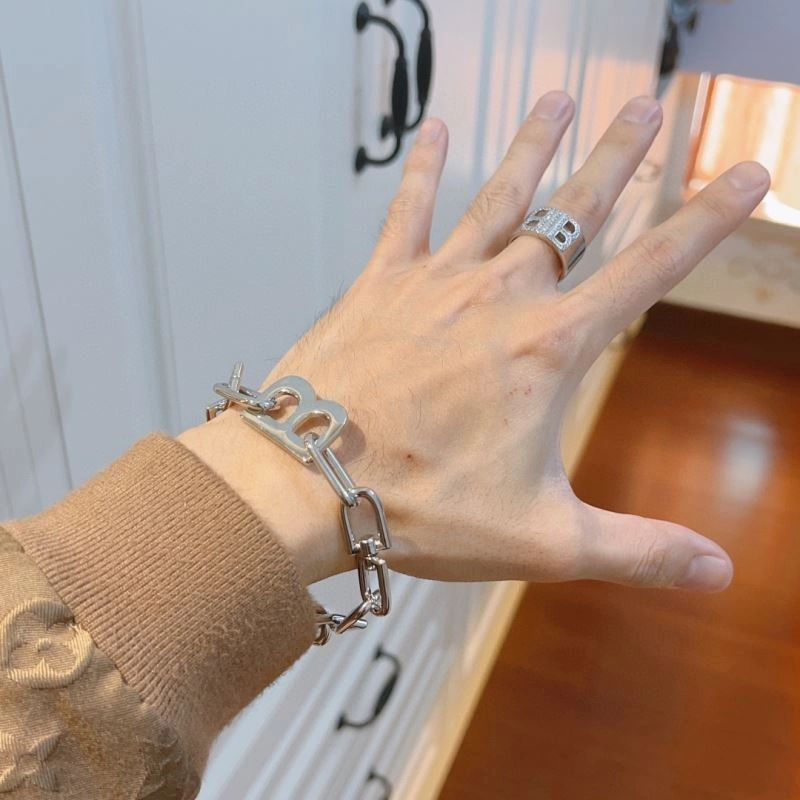 Premium Balenciaga Bracelets 215748