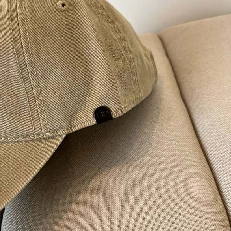 Balenciaga Caps ModernLook 260876