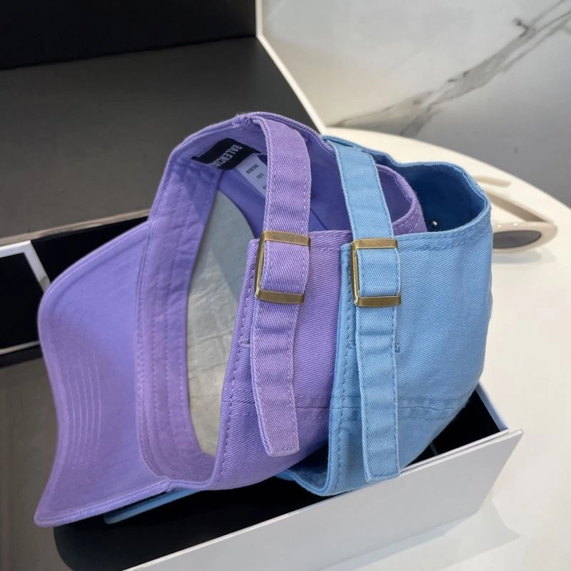 Versatile Balenciaga Caps 260739