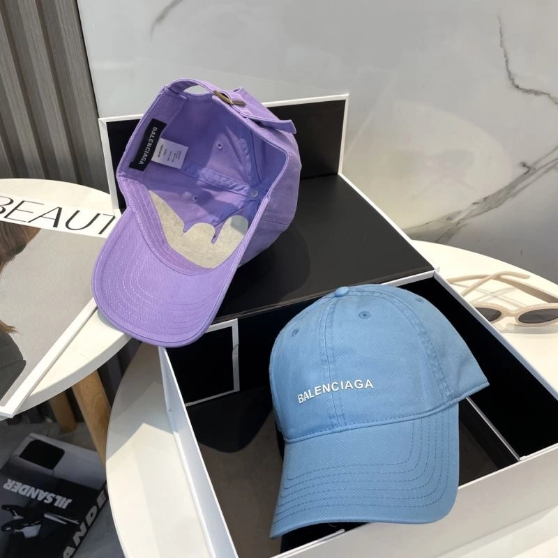 Versatile Balenciaga Caps 260739