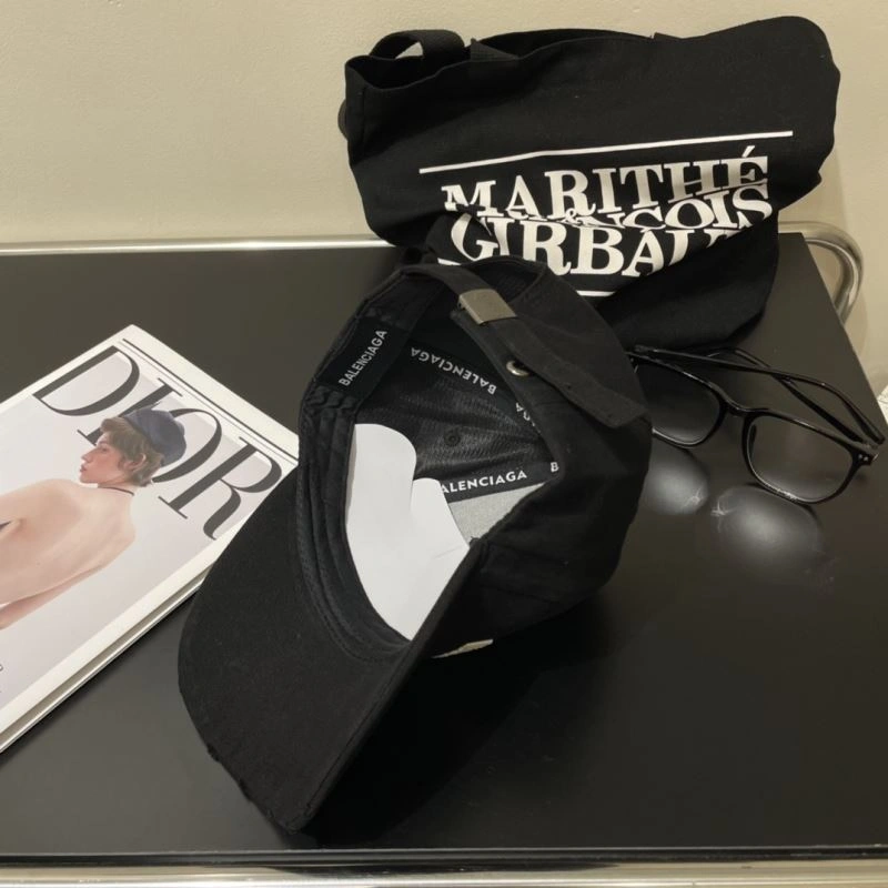 Balenciaga Caps MultiPurpose 260726