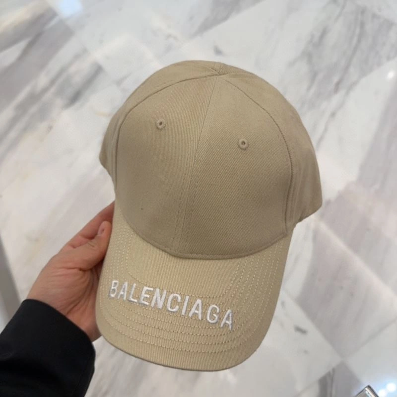 Trendsetting Balenciaga Caps 260720