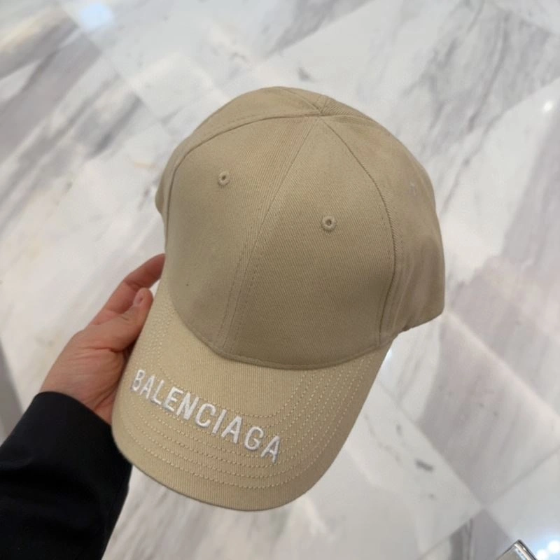 Trendsetting Balenciaga Caps 260720