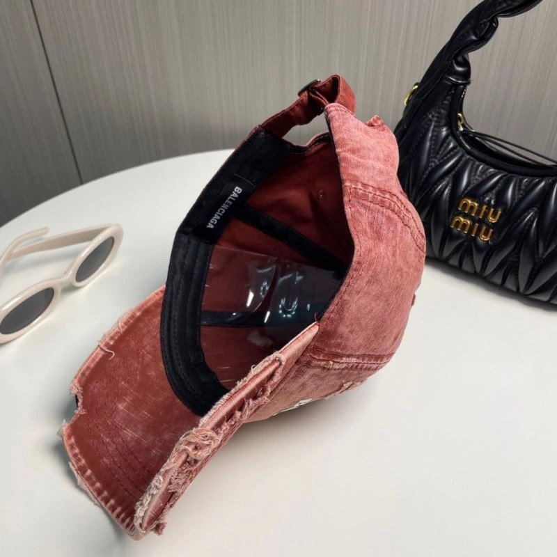 Balenciaga Caps Elegant 260697