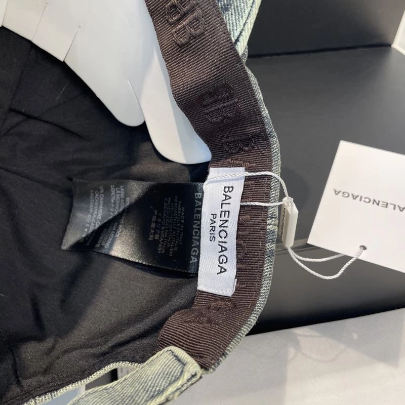 Balenciaga Caps AllSeason 260702