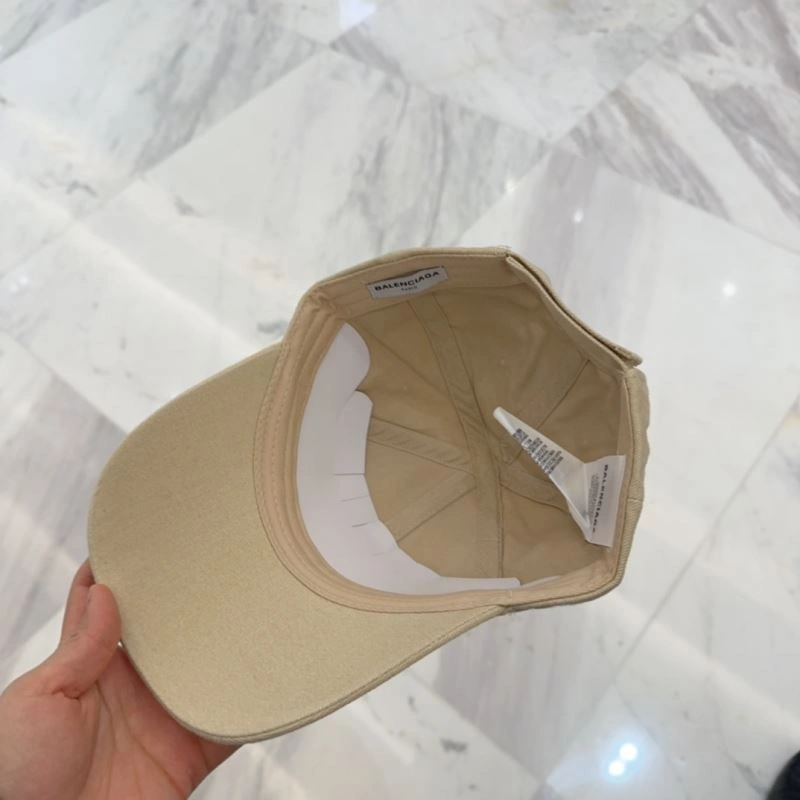 Balenciaga Caps Effortless 260699