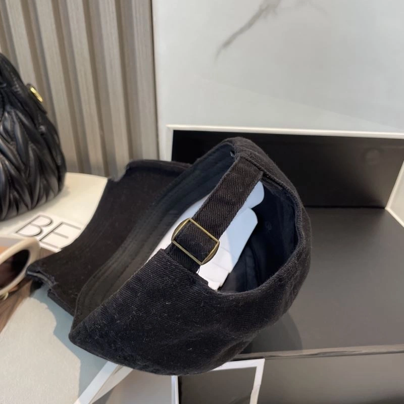 Balenciaga Caps Versatile 260650