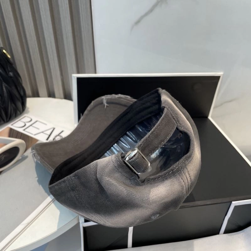 Balenciaga Caps Classic 260670