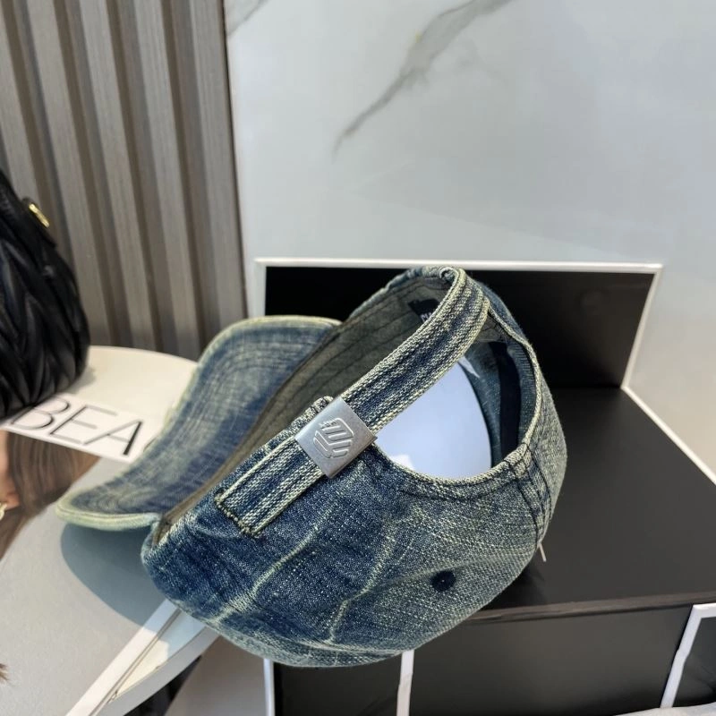 Balenciaga Caps AllSeason 260660