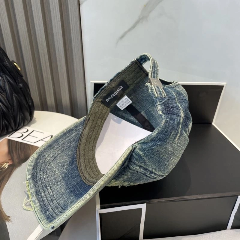 Balenciaga Caps AllSeason 260660