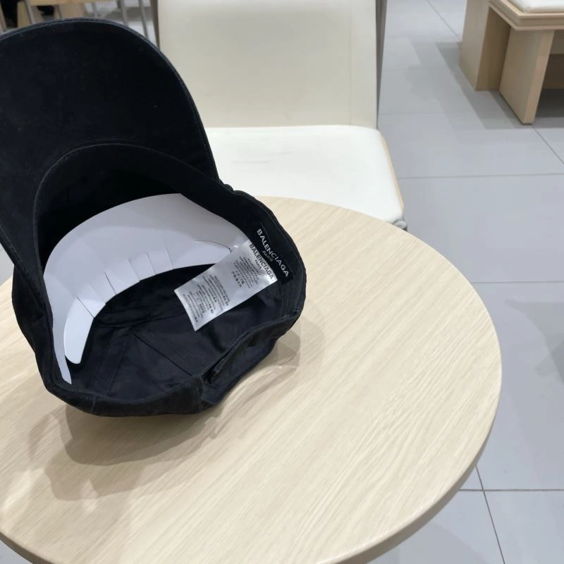 Balenciaga Caps Chic 260653