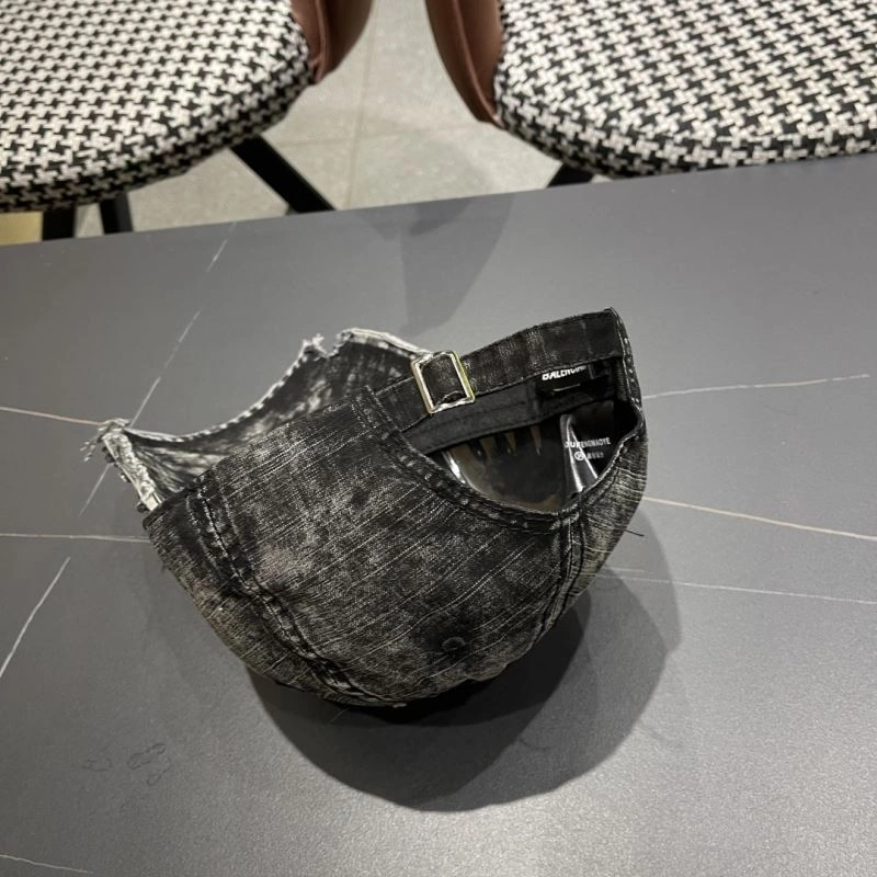 Balenciaga Caps Versatile 260607