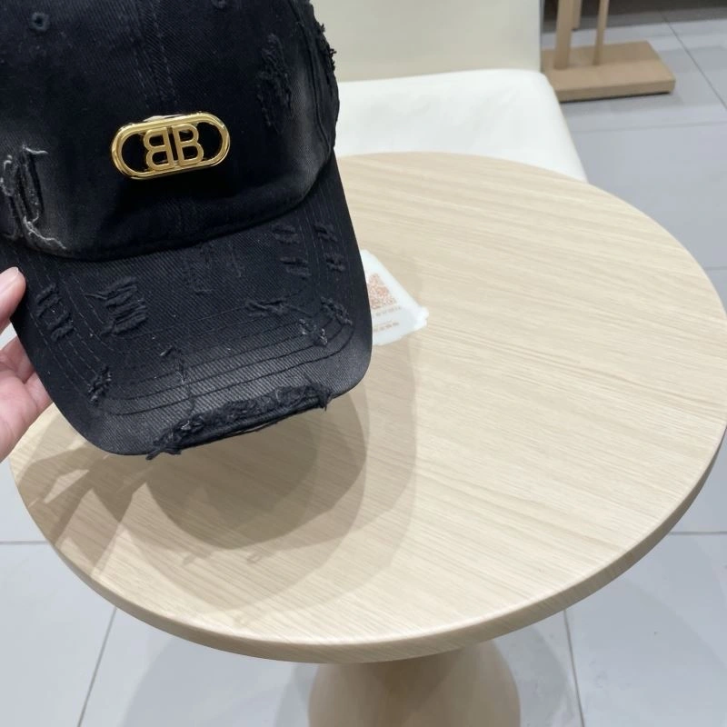 Chic Balenciaga Caps 260601