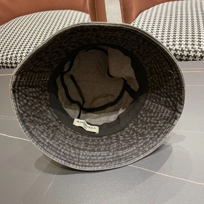 Balenciaga Caps AllSeason 262570