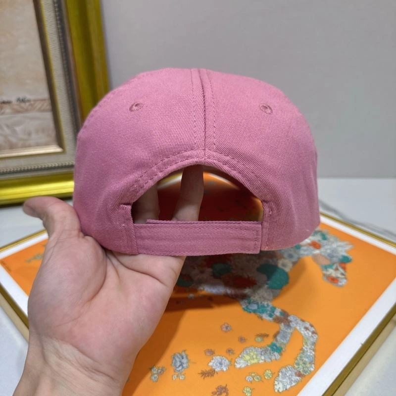 Trendsetting Balenciaga Caps 262551