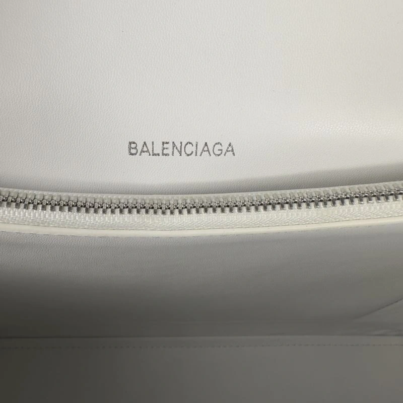 Balenciaga Chic Crush Quilted Chain Bag -  Medium Crossbody Unisex 75291