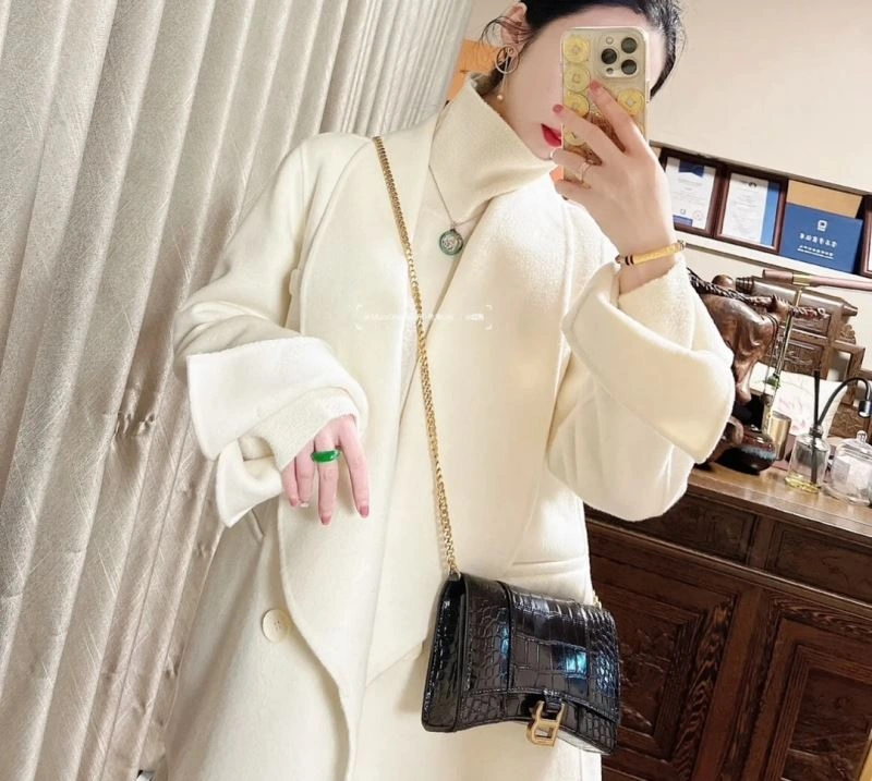 Colorful Balenciaga Chic Hourglass Crocodile Chain Bag -  Elegance 66987