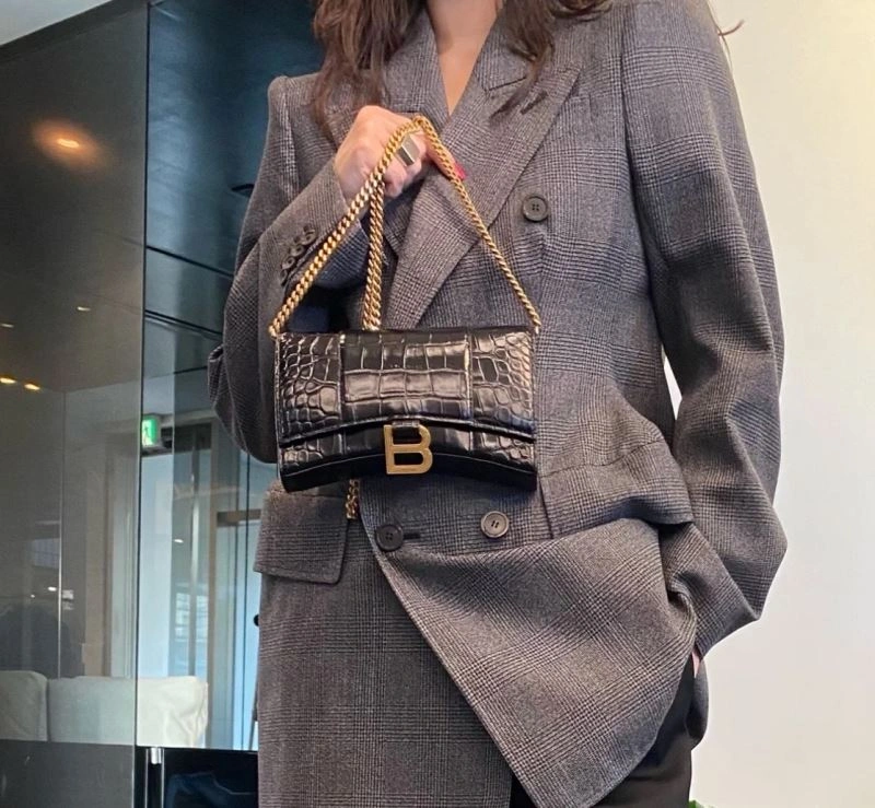 Colorful Balenciaga Chic Hourglass Crocodile Chain Bag -  Elegance 66987
