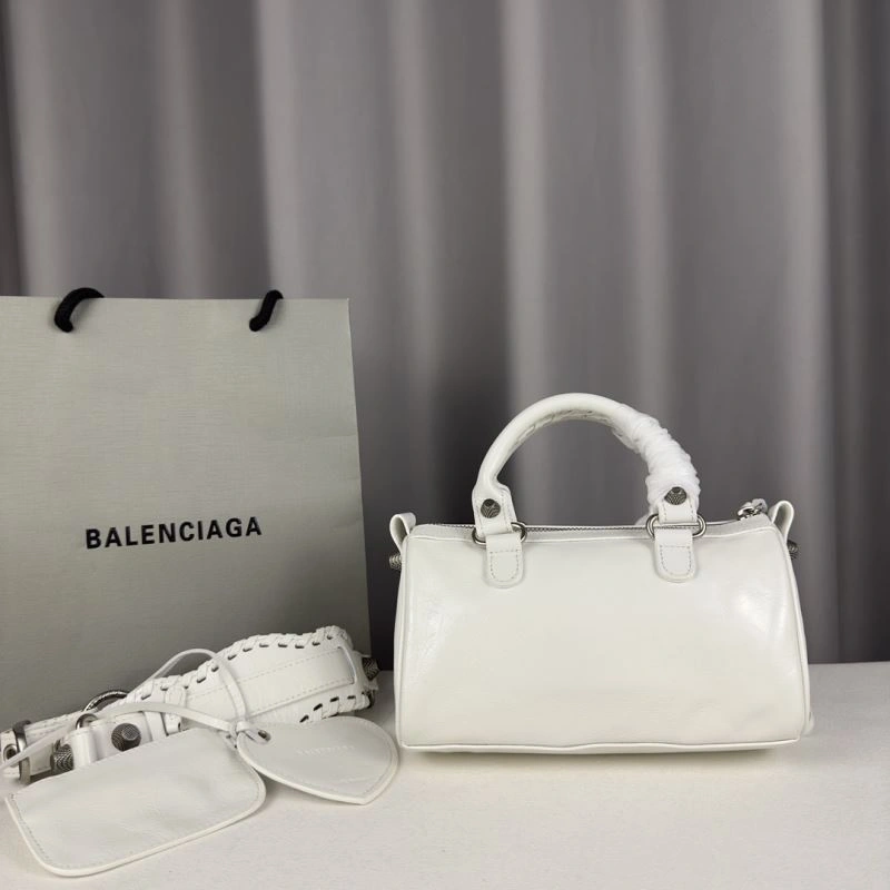 Thermal Balenciaga  Italian Leather Travel Bag with Detachable Accessories 75308