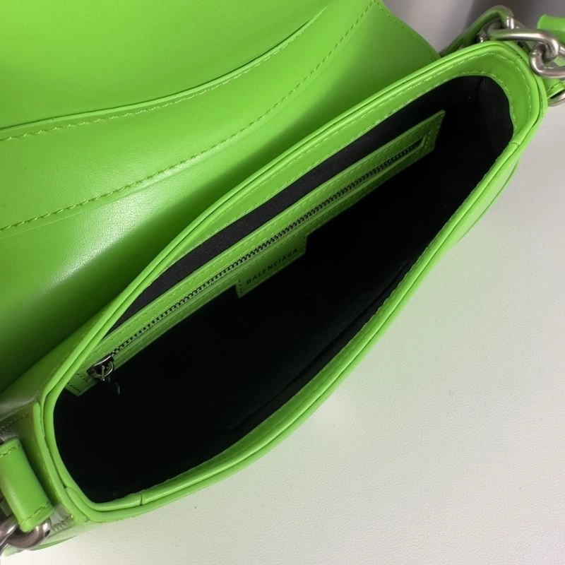 Effortless Balenciaga  Trapezoidal Lindsay Handbag - Vintage Green Charm 75363