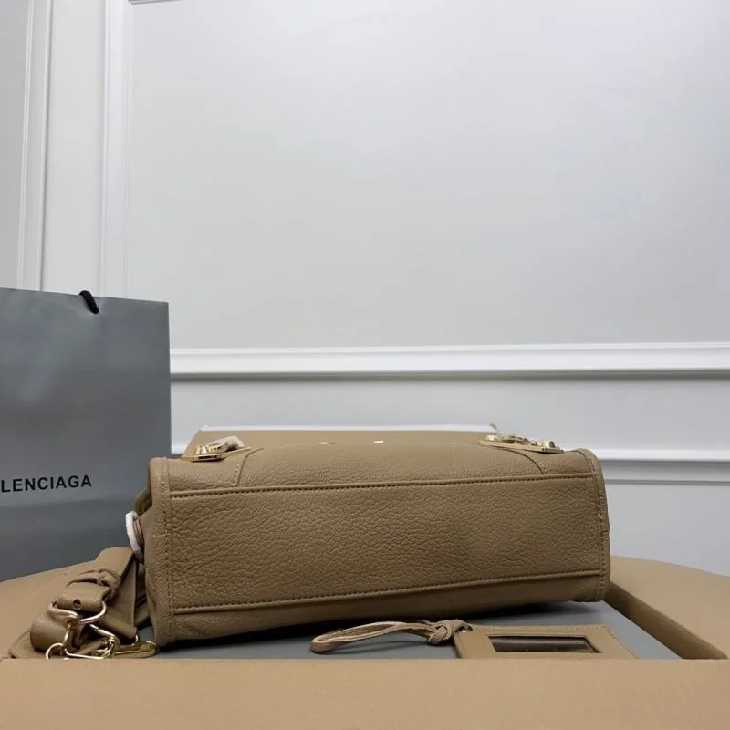 Balenciaga  Goat Leather Motorcycle Bag - Apricot Gold UrbanStyle 38304