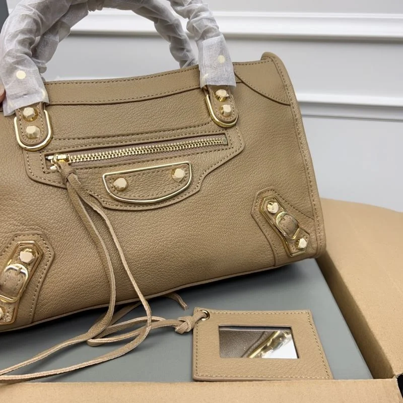Balenciaga  Goat Leather Motorcycle Bag - Apricot Gold UrbanStyle 38304