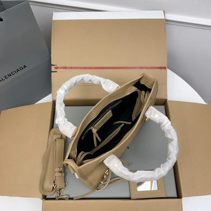 Balenciaga  Goat Leather Motorcycle Bag - Apricot Gold UrbanStyle 38304