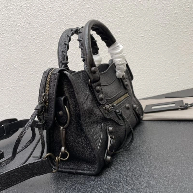ZipUp Balenciaga  Small Motorcycle Bag in Goat Leather 72715