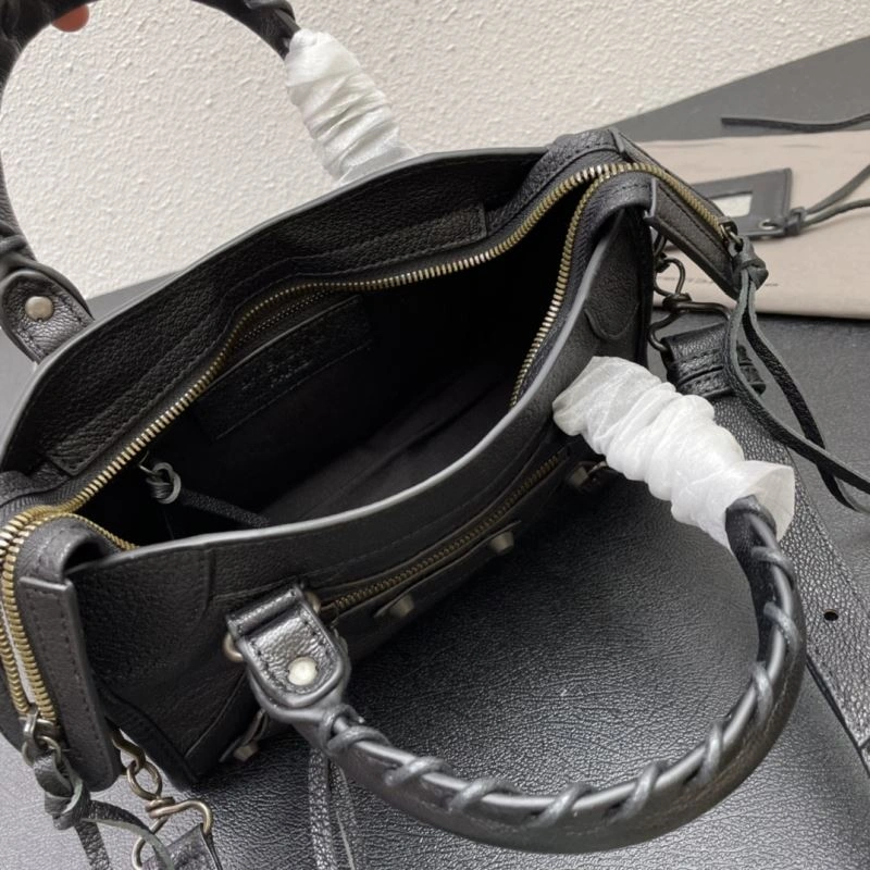 ZipUp Balenciaga  Small Motorcycle Bag in Goat Leather 72715