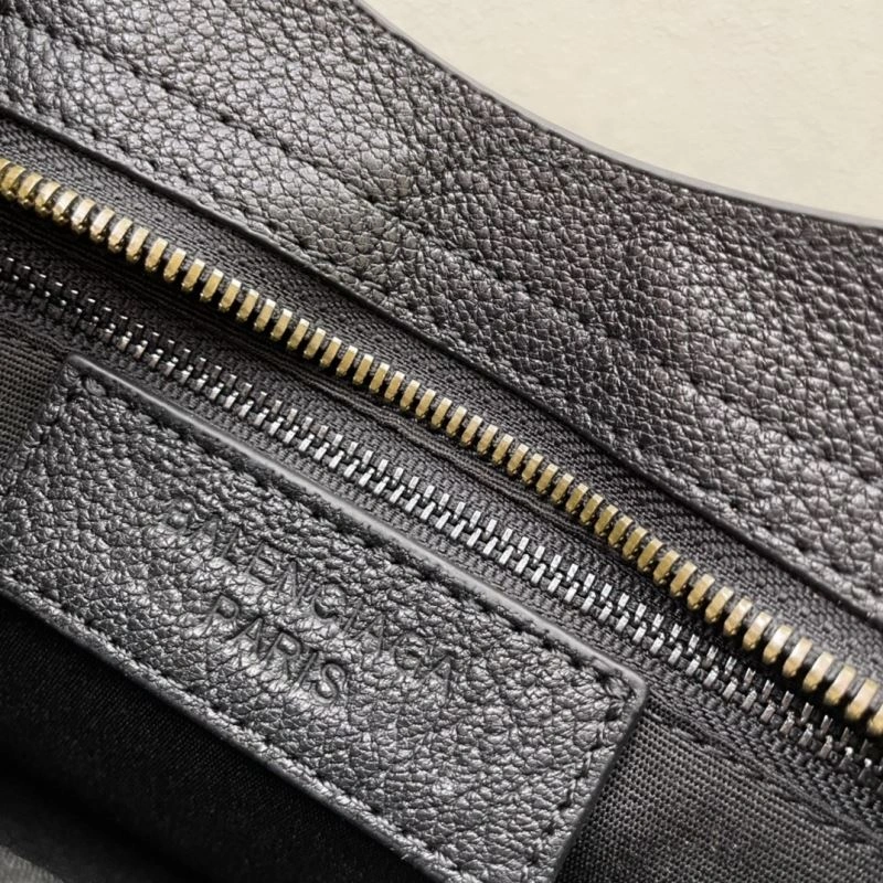 ZipUp Balenciaga  Small Motorcycle Bag in Goat Leather 72715