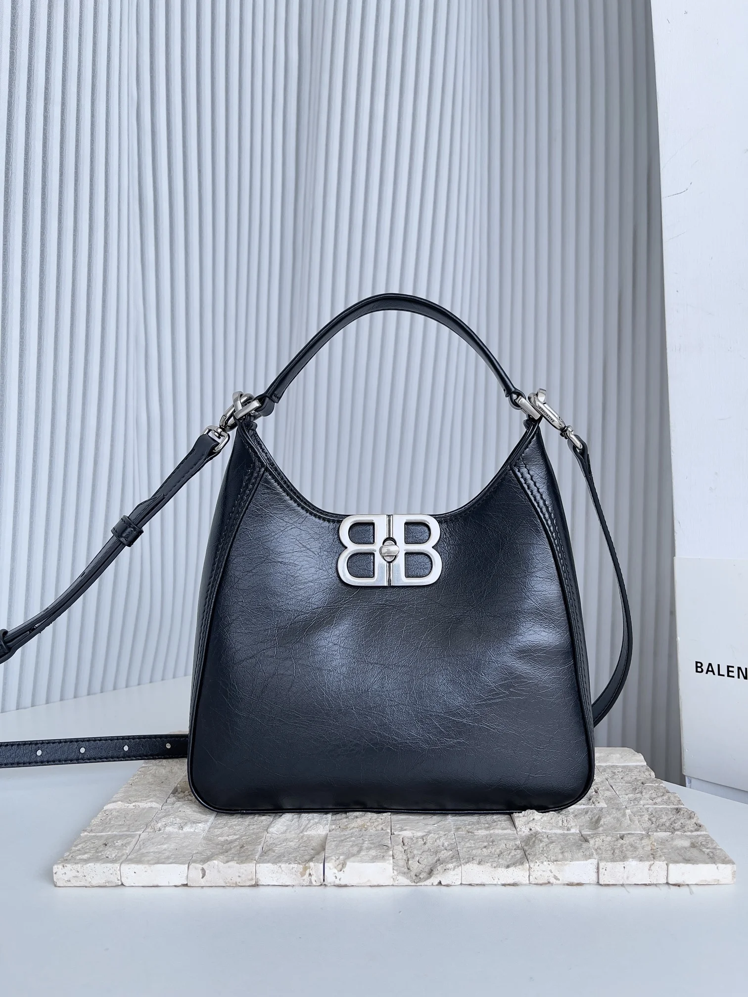 OnTrend Balenciaga  Hobo Bag - 20x20.5x6.8 cm 60936