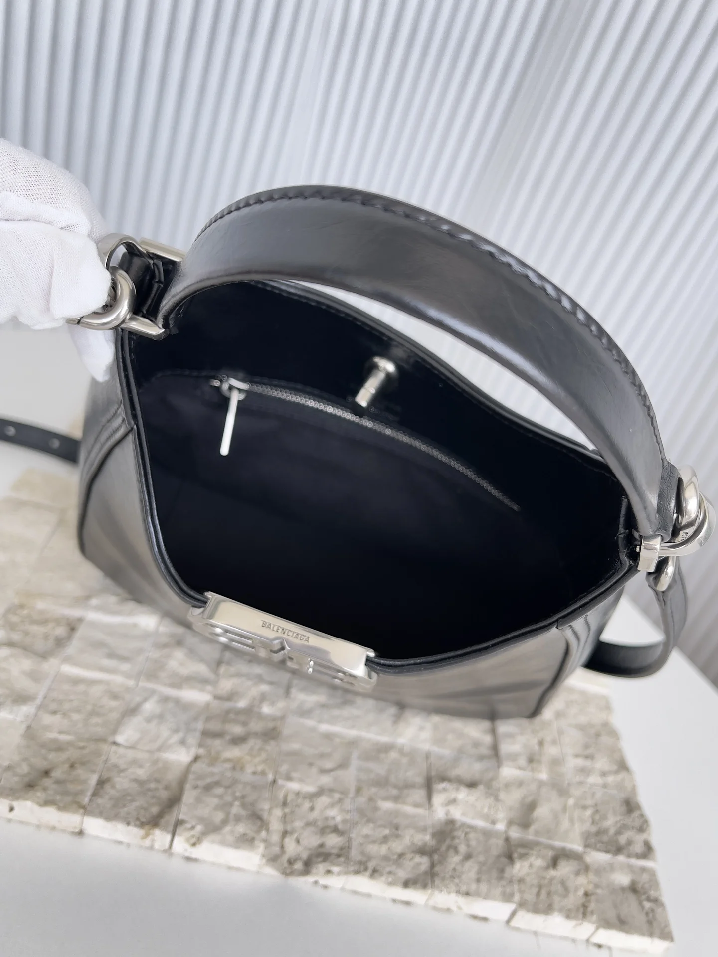 OnTrend Balenciaga  Hobo Bag - 20x20.5x6.8 cm 60936