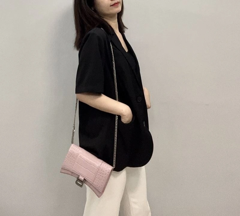 Balenciaga Crocodile Bean Paste Pink Hourglass Chain Bag with Silver Buckle Stretchable 78701
