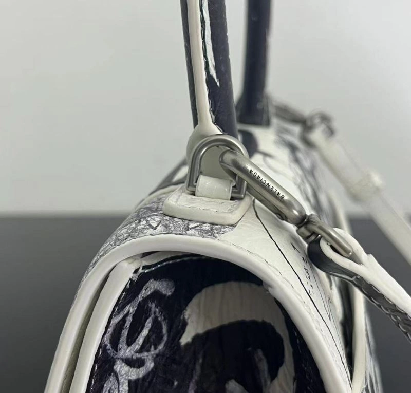FashionForward Balenciaga Crocodile-Embossed Hourglass Bag - White S Size 72649