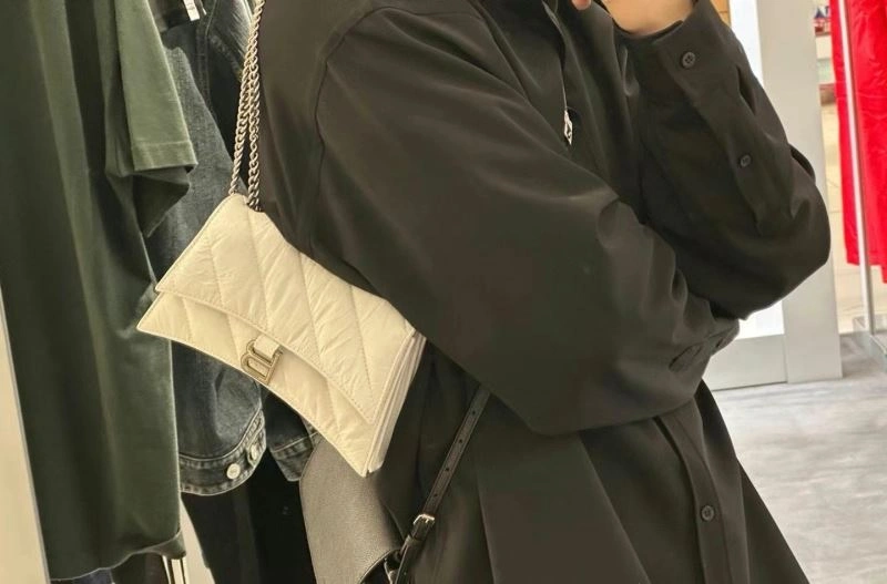 Trendy Balenciaga Crush Mini Hourglass Bag with Metal Chain Strap 78662