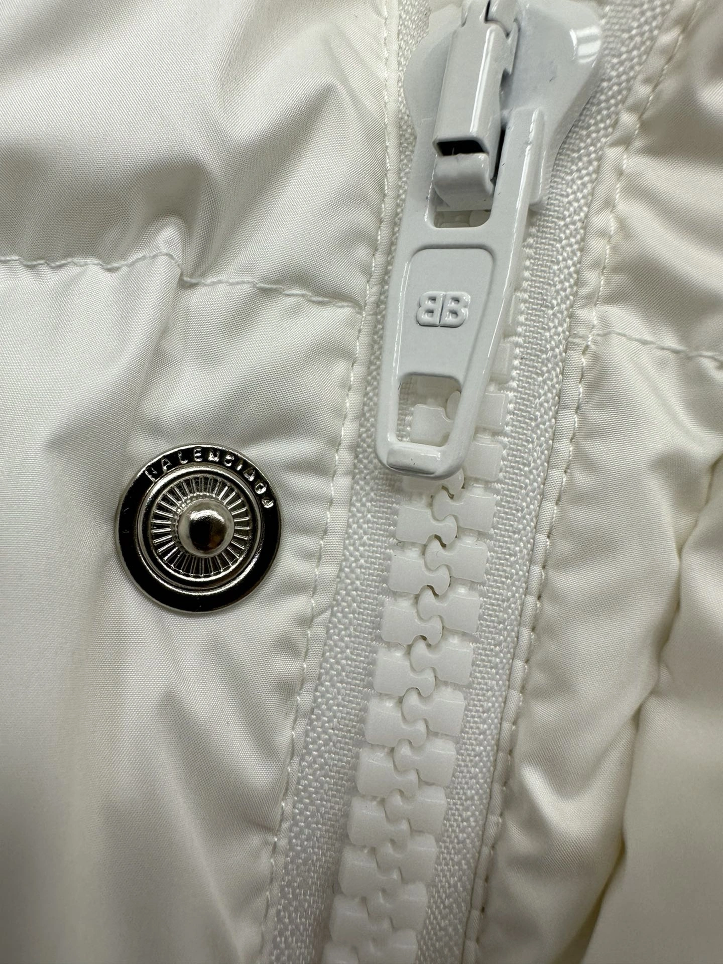 Balenciaga Down Jackets WellDesigned 98943